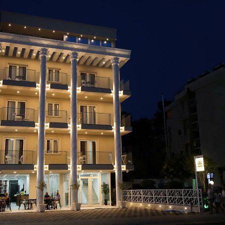 Julius Hotel Golem  Εξωτερικό φωτογραφία