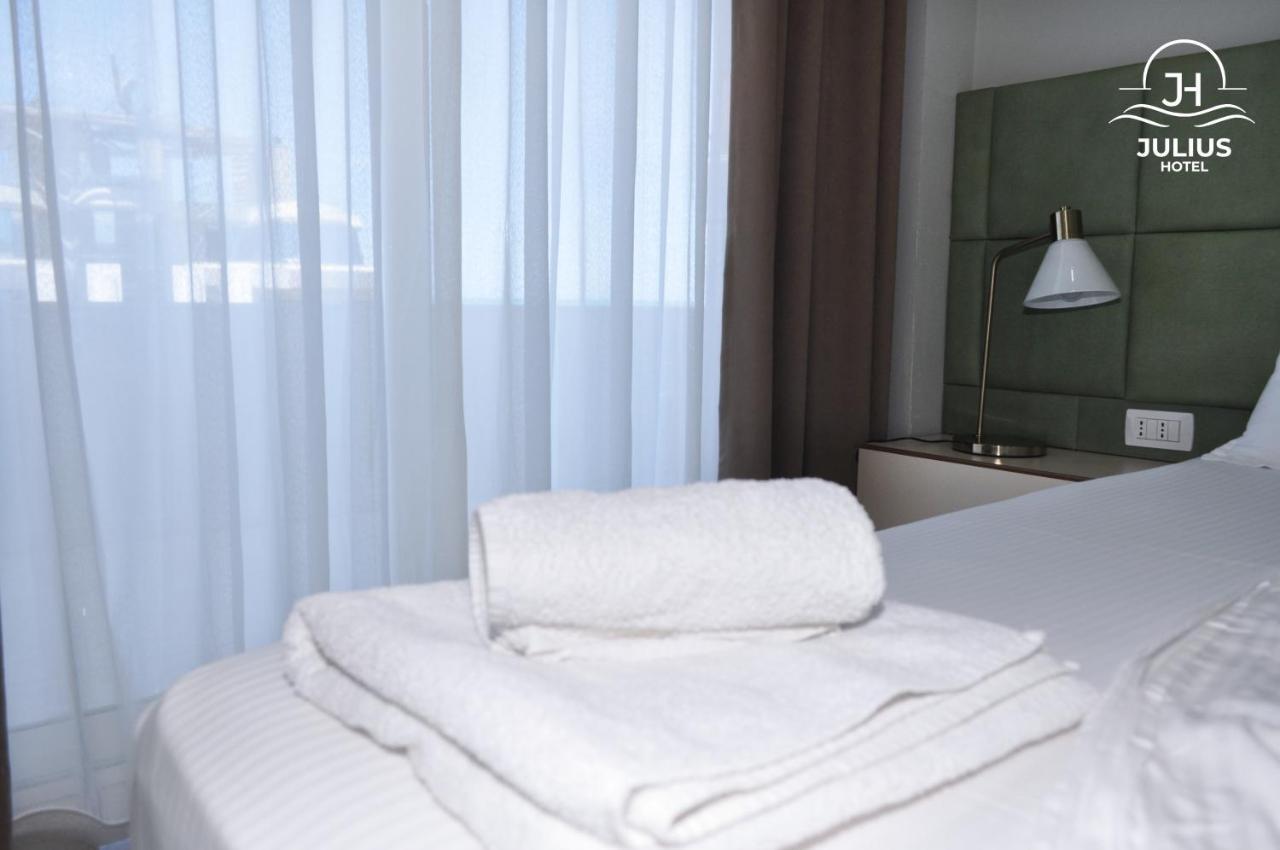 Julius Hotel Golem  Εξωτερικό φωτογραφία
