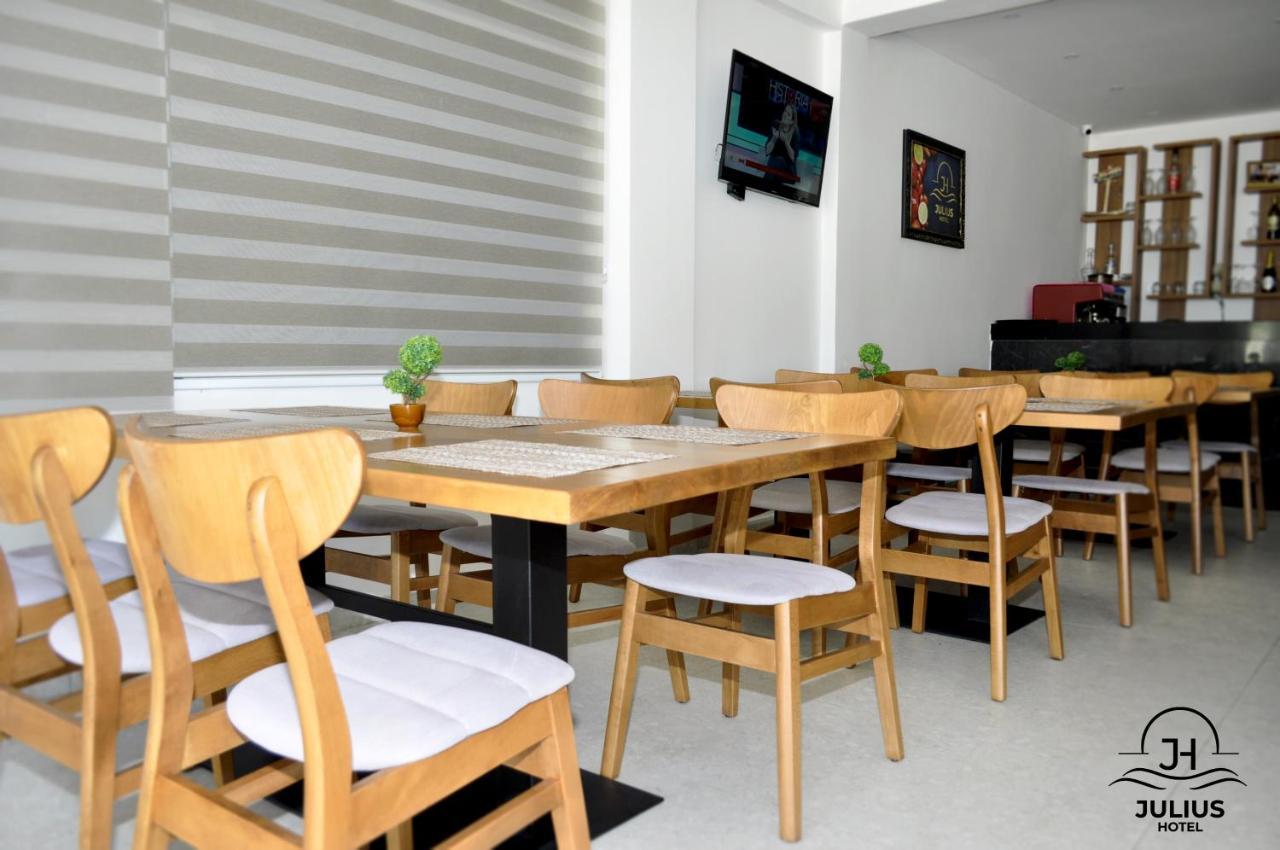 Julius Hotel Golem  Εξωτερικό φωτογραφία