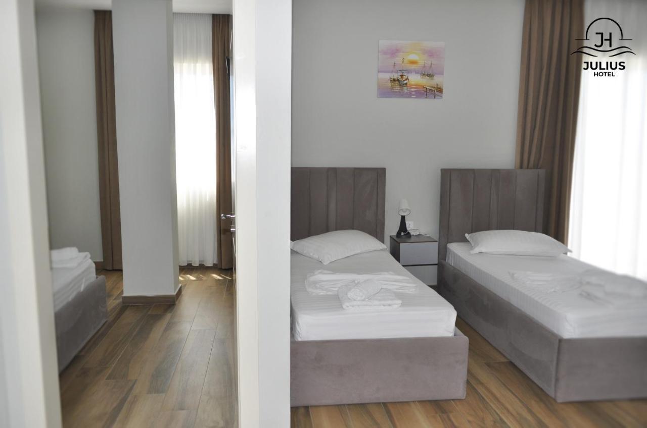 Julius Hotel Golem  Εξωτερικό φωτογραφία