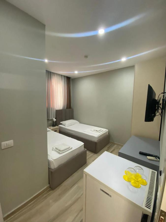 Julius Hotel Golem  Εξωτερικό φωτογραφία