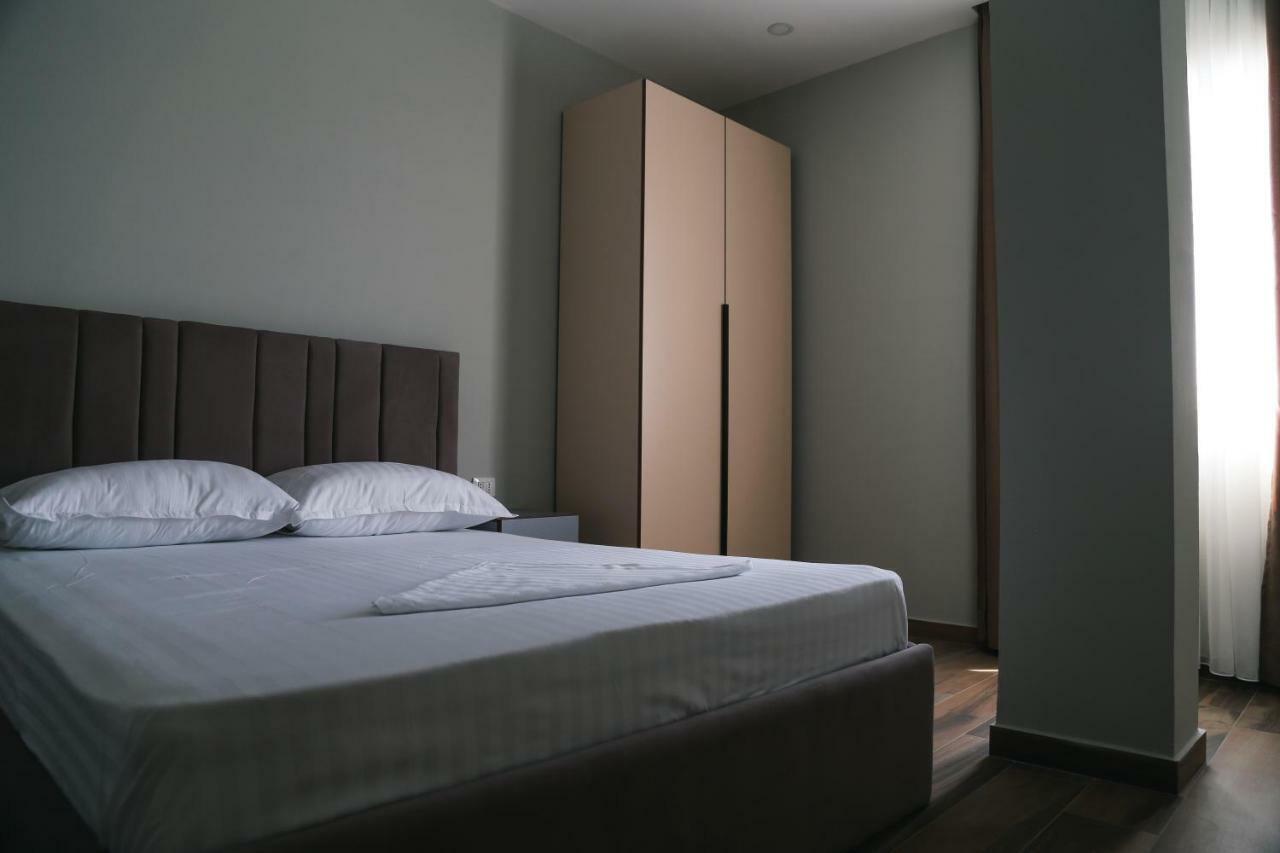Julius Hotel Golem  Εξωτερικό φωτογραφία