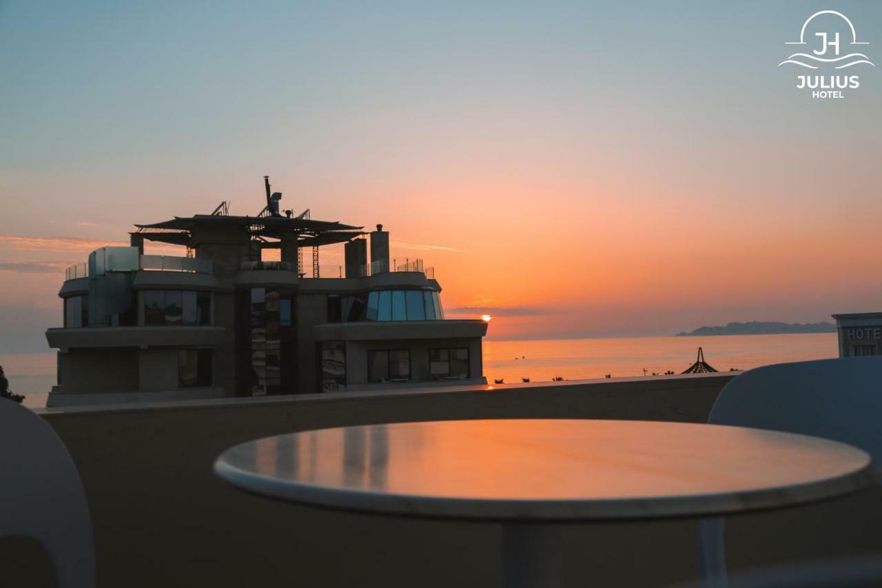 Julius Hotel Golem  Εξωτερικό φωτογραφία