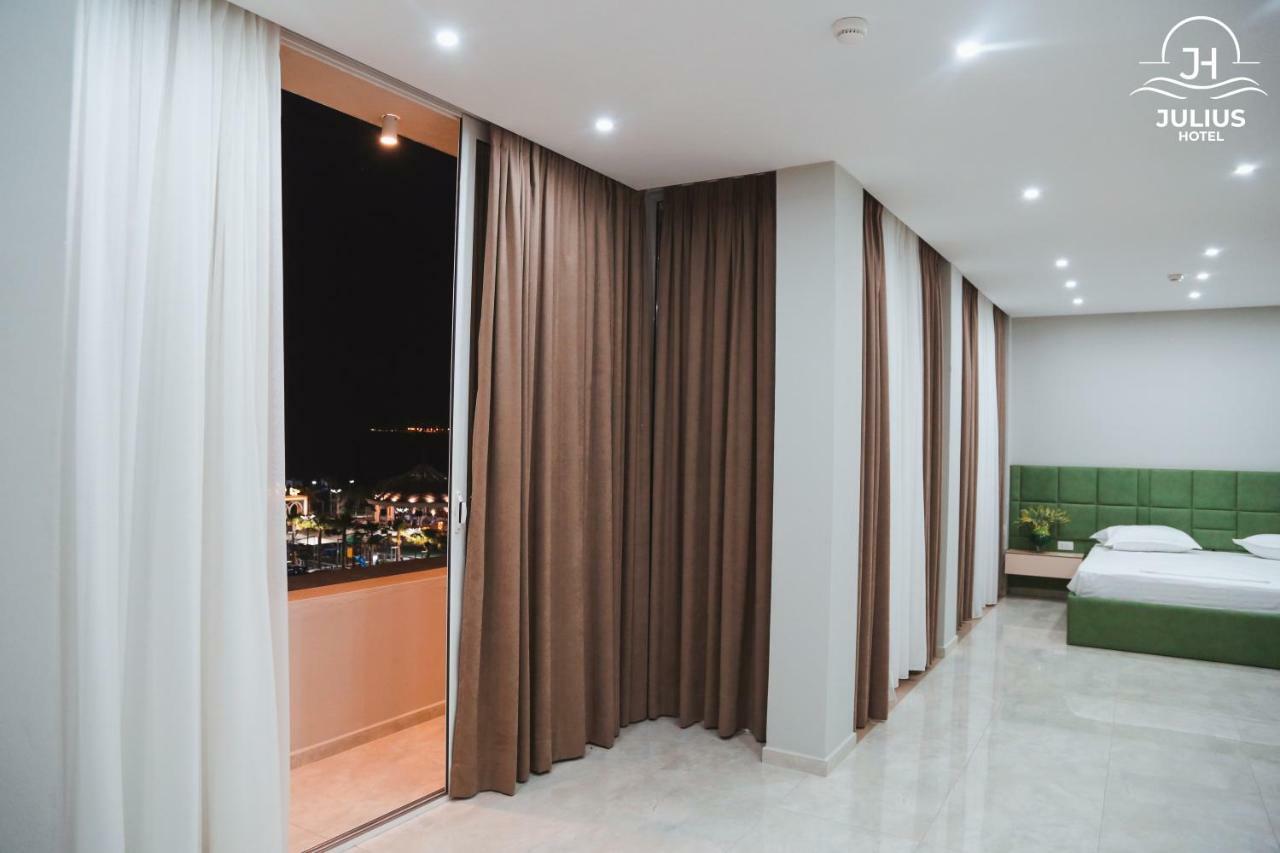 Julius Hotel Golem  Εξωτερικό φωτογραφία