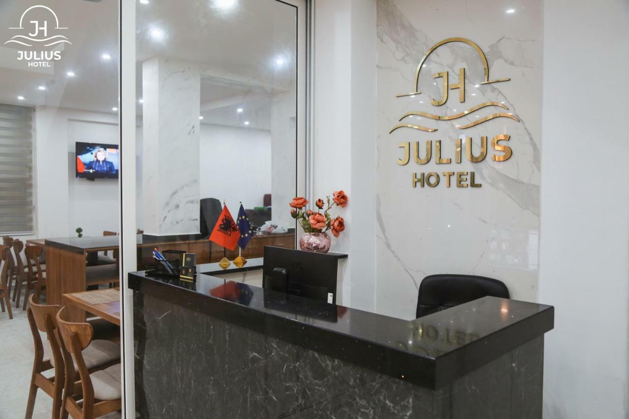 Julius Hotel Golem  Εξωτερικό φωτογραφία