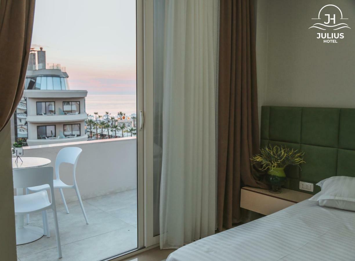 Julius Hotel Golem  Εξωτερικό φωτογραφία