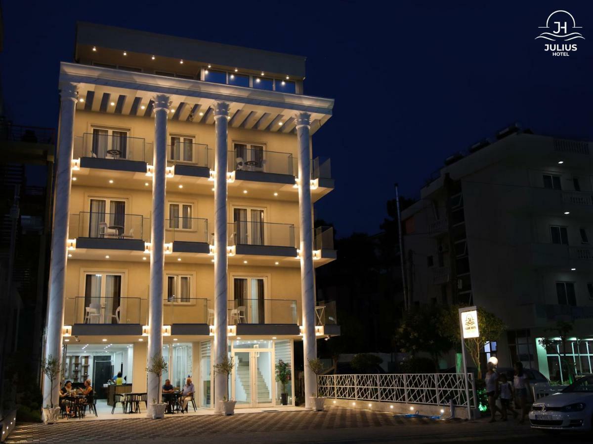 Julius Hotel Golem  Εξωτερικό φωτογραφία