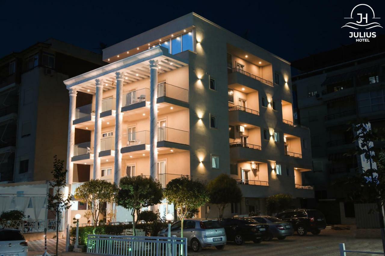 Julius Hotel Golem  Εξωτερικό φωτογραφία