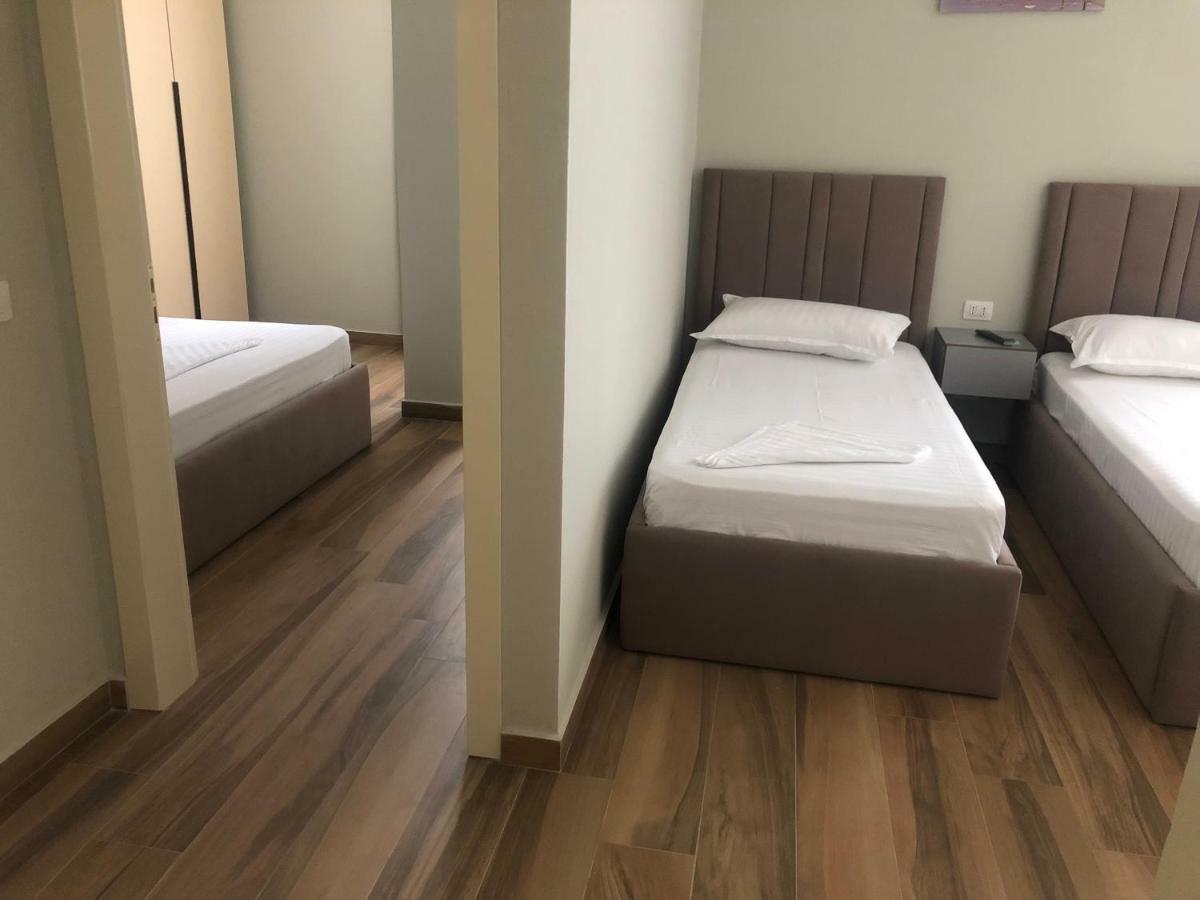 Julius Hotel Golem  Εξωτερικό φωτογραφία