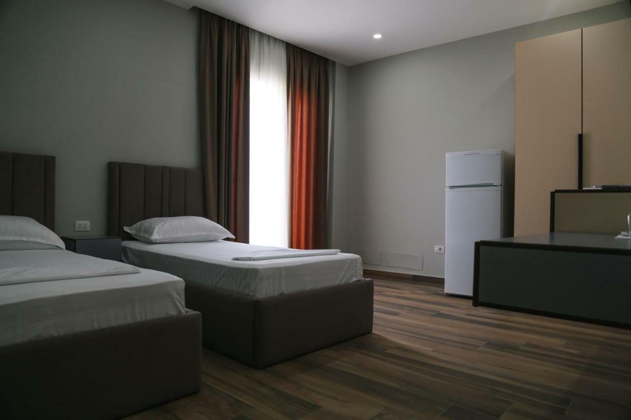 Julius Hotel Golem  Εξωτερικό φωτογραφία
