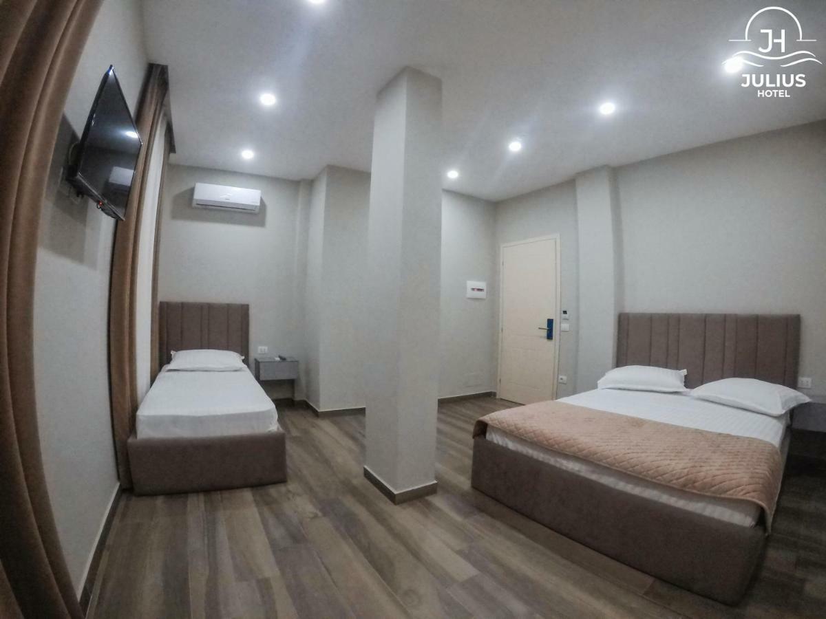 Julius Hotel Golem  Εξωτερικό φωτογραφία