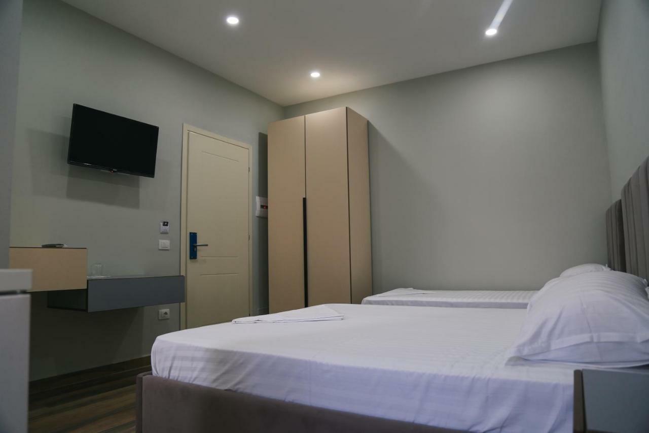 Julius Hotel Golem  Εξωτερικό φωτογραφία