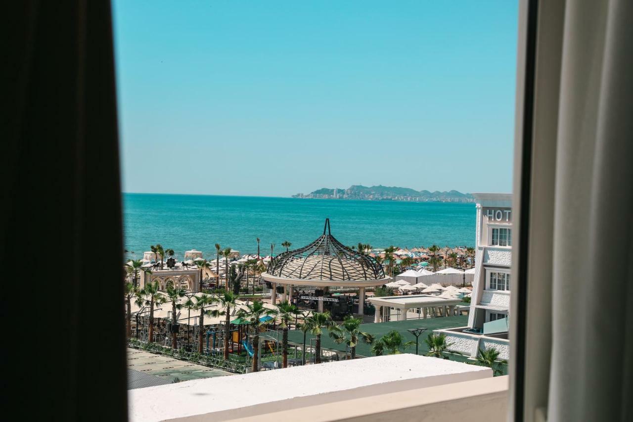 Julius Hotel Golem  Εξωτερικό φωτογραφία