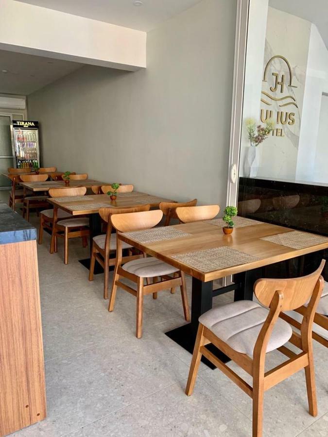 Julius Hotel Golem  Εξωτερικό φωτογραφία