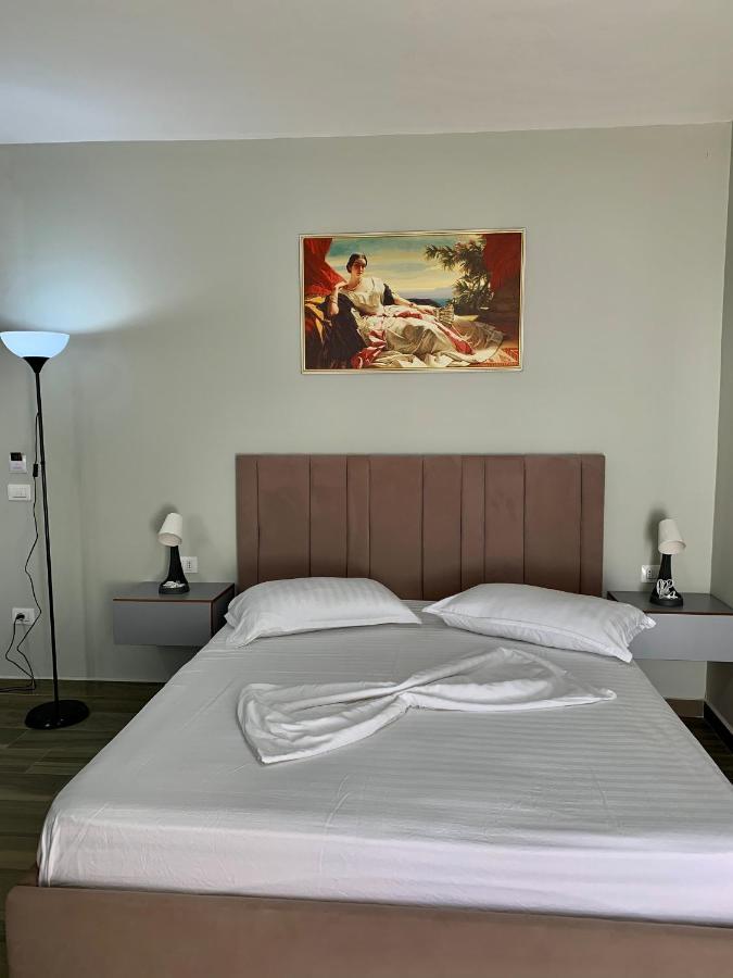 Julius Hotel Golem  Εξωτερικό φωτογραφία